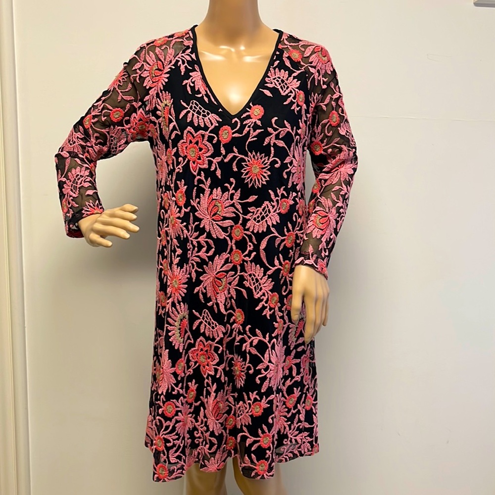 Adrianna Papell Black with Pink Embroidered Florals Short Dress size 8
